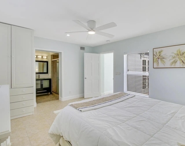 1310 Manor Drive - Photo Thumbnail 14