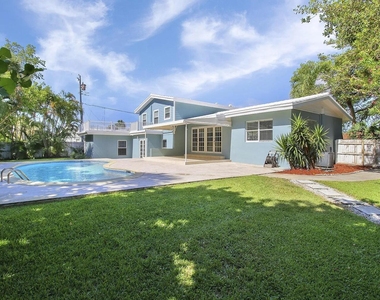 1310 Manor Drive - Photo Thumbnail 23