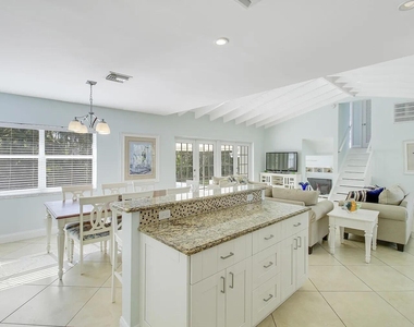 1310 Manor Drive - Photo Thumbnail 7