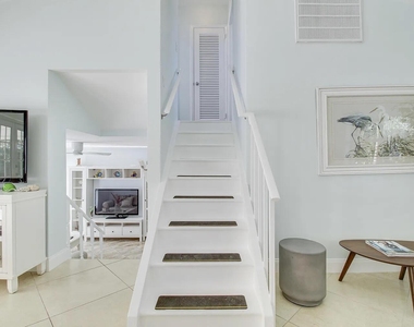 1310 Manor Drive - Photo Thumbnail 16