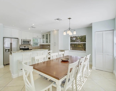 1310 Manor Drive - Photo Thumbnail 6