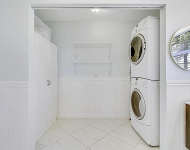 1310 Manor Drive - Photo Thumbnail 11