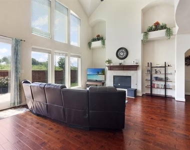 2573 Hannah Circle - Photo Thumbnail 14