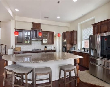 2573 Hannah Circle - Photo Thumbnail 8