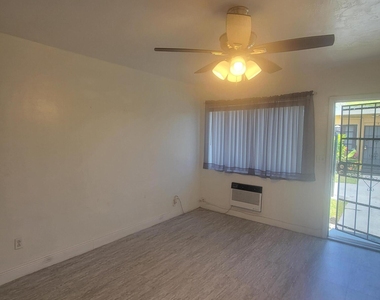 1845 Pembroke Road - Photo Thumbnail 6
