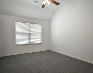2351 Waterford Way - Photo Thumbnail 21