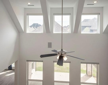 2351 Waterford Way - Photo Thumbnail 18