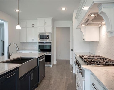 2351 Waterford Way - Photo Thumbnail 7