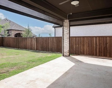 2351 Waterford Way - Photo Thumbnail 24