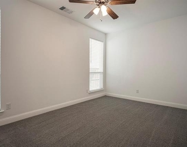 2351 Waterford Way - Photo Thumbnail 17