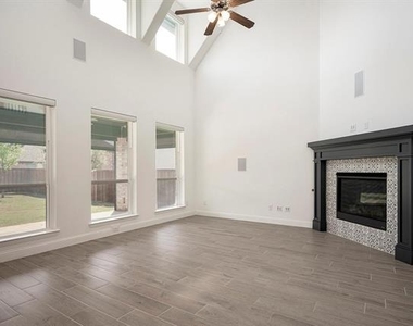 2351 Waterford Way - Photo Thumbnail 2