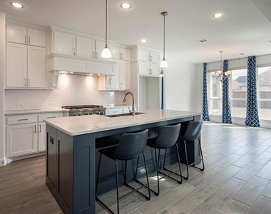 2351 Waterford Way - Photo Thumbnail 5