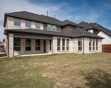 2351 Waterford Way - Photo Thumbnail 26