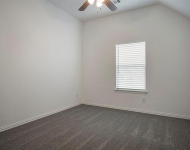 2351 Waterford Way - Photo Thumbnail 20