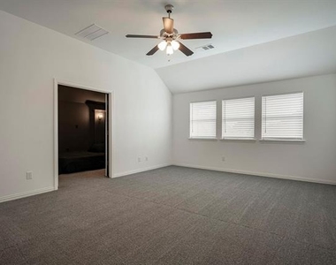 2351 Waterford Way - Photo Thumbnail 19