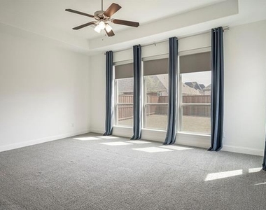 2351 Waterford Way - Photo Thumbnail 9