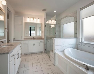 2351 Waterford Way - Photo Thumbnail 10
