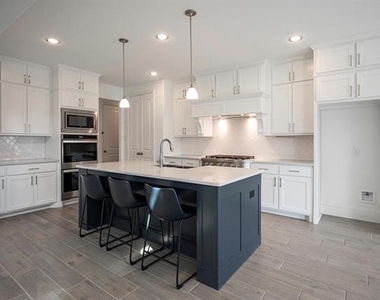 2351 Waterford Way - Photo Thumbnail 6