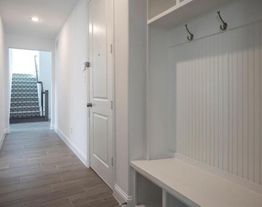 2351 Waterford Way - Photo Thumbnail 16
