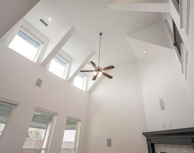 2351 Waterford Way - Photo Thumbnail 4