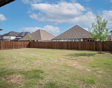 2351 Waterford Way - Photo Thumbnail 25