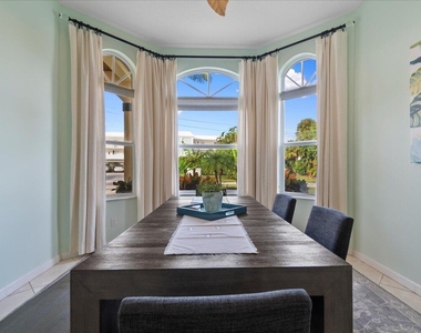 72 Waterway Road - Photo Thumbnail 9