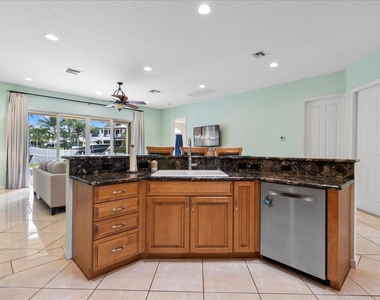 72 Waterway Road - Photo Thumbnail 6