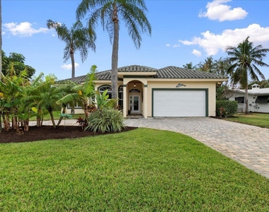 72 Waterway Road - Photo Thumbnail 42