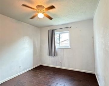 4300 Campion Lane - Photo Thumbnail 10