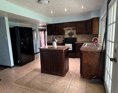 4300 Campion Lane - Photo Thumbnail 4