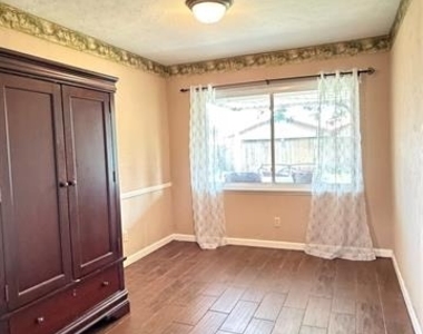 4300 Campion Lane - Photo Thumbnail 11