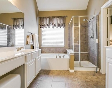 4624 Duval Drive - Photo Thumbnail 13