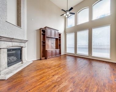 7778 Amberdale Lane - Photo Thumbnail 4
