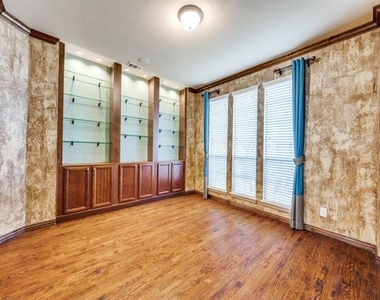7778 Amberdale Lane - Photo Thumbnail 6