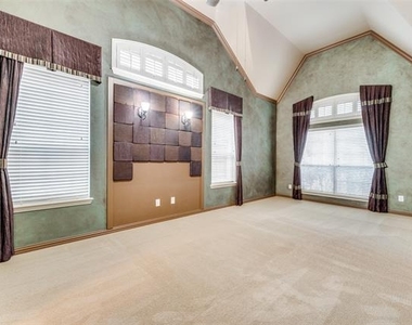 7778 Amberdale Lane - Photo Thumbnail 7