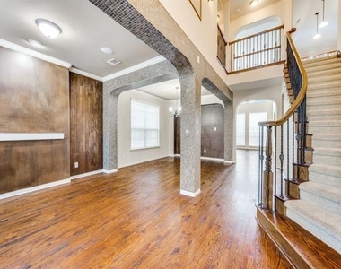 7778 Amberdale Lane - Photo Thumbnail 2