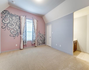 7778 Amberdale Lane - Photo Thumbnail 10