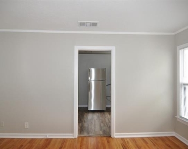 2724 Wayside Avenue - Photo Thumbnail 4