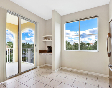 11021 Legacy Lane - Photo Thumbnail 13