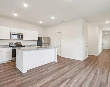 2117 Prairie Lane - Photo Thumbnail 6