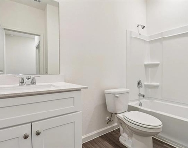 2117 Prairie Lane - Photo Thumbnail 14