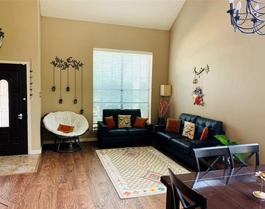 1848 Sonnet Drive - Photo Thumbnail 4