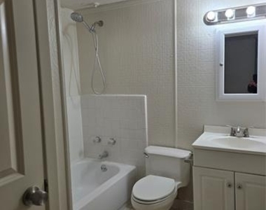 1617 Meridian Way - Photo Thumbnail 6