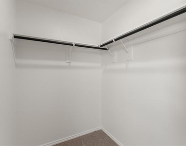 293 Victory Drive - Photo Thumbnail 12