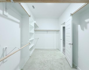 566 Silver Springs Lane - Photo Thumbnail 11