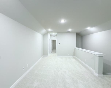 566 Silver Springs Lane - Photo Thumbnail 12