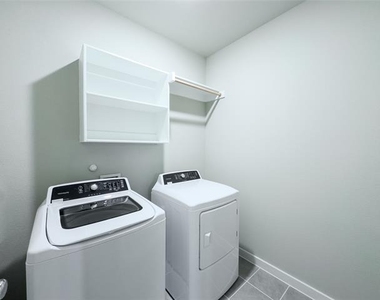 566 Silver Springs Lane - Photo Thumbnail 19