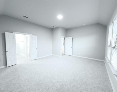 566 Silver Springs Lane - Photo Thumbnail 18