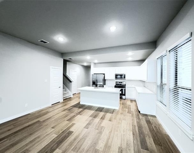 566 Silver Springs Lane - Photo Thumbnail 1