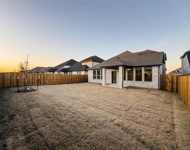 566 Silver Springs Lane - Photo Thumbnail 21
